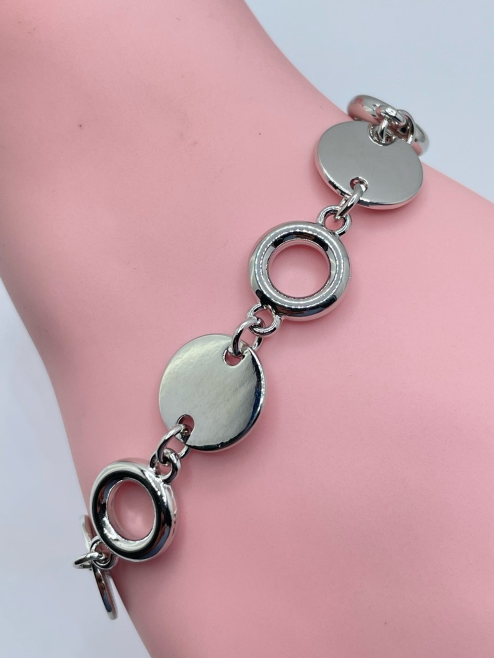 Silver Tone Link Bracelet Circle Disc Modern Geometric Toggle